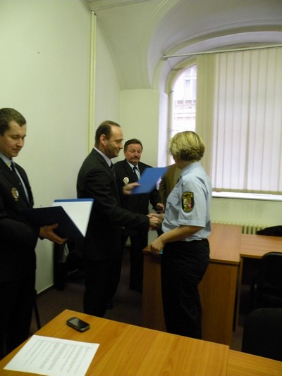 Radní pro bezpečnost Bc. Robert Houdek  přišel přivítat do řad plzeňské městské  policie nové strážníky 
